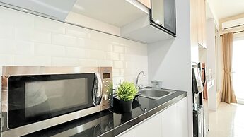 Cozy Elegant Studio At Apartment B Residence
