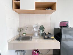 Cozy Warm Tone Studio At Monroe Tower Apartment