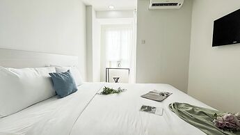 Chic And Sleek Studio At Apartment Cinere Bellevue