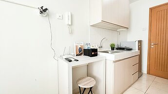 Chic And Sleek Studio At Apartment Cinere Bellevue
