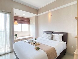 Cozy And Pleasant Living Studio At Apartment Oasis Cikarang