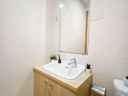 Cozy And Pleasant Living Studio At Apartment Oasis Cikarang
