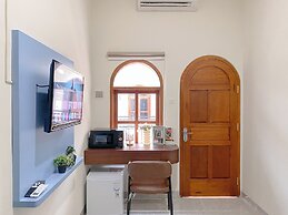 Nice Look Studio (No Kitchen) At Celebrity Mansion