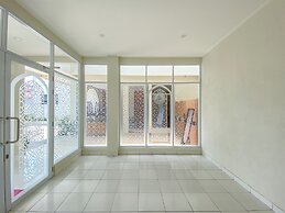 Cozy Living Studio (No Kitchen) At Celebrity Mansion