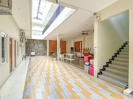 Cozy Living Studio (No Kitchen) At Celebrity Mansion