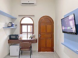 Cozy Living Studio (No Kitchen) At Celebrity Mansion