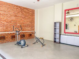Neat And Comfy Studio (No Kitchen) At Celebrity Mansion