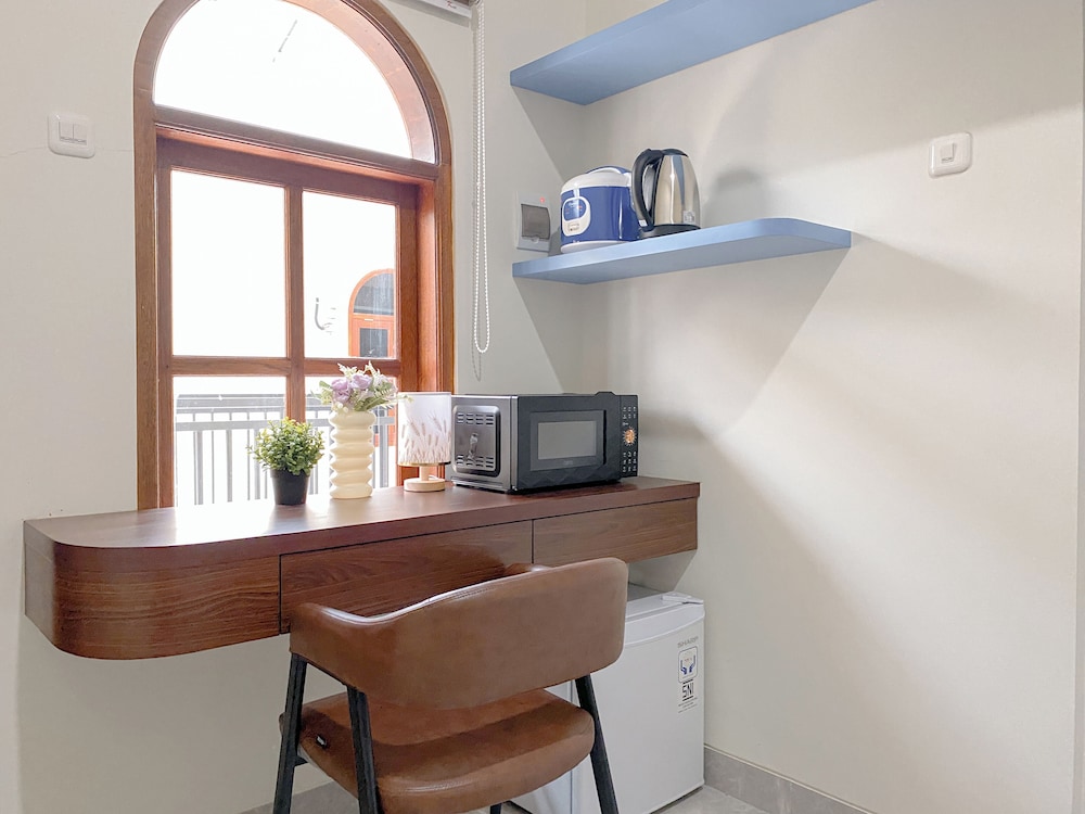 Neat And Comfy Studio (No Kitchen) At Celebrity Mansion