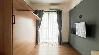 Warm Tone Studio At Sky House Bsd Apartment