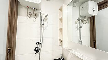Warm Tone Studio At Sky House Bsd Apartment
