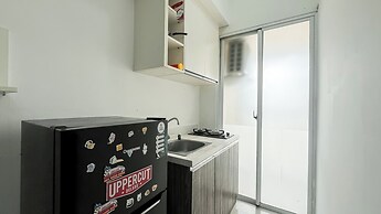 White Tone 1Br At Vittoria Residence Apartment