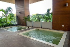 Cozy Designed Studio At Apartment Capitol Suites