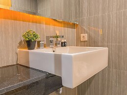 Cozy Designed Studio At Apartment Capitol Suites