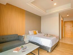 Cozy Designed Studio At Apartment Capitol Suites