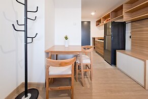 Simple And Tidy Studio Apartment Collins Boulevard