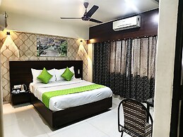 Hotel Express Airoli