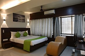 Hotel Express Airoli