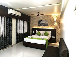 Hotel Express Airoli