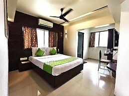 Hotel Express Airoli