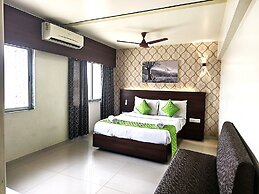 Hotel Express Airoli