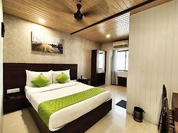 Hotel Express Airoli