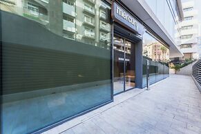 Official Mercury Suites With Rooftop Pool Access
