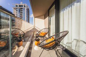 Official Mercury Suites With Rooftop Pool Access