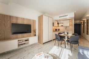 Official Mercury Suites With Rooftop Pool Access