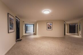 Official Mercury Suites With Rooftop Pool Access
