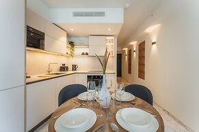 Official Mercury Suites With Rooftop Pool Access