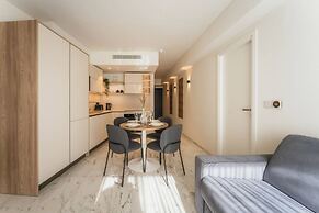 Official Mercury Suites With Rooftop Pool Access