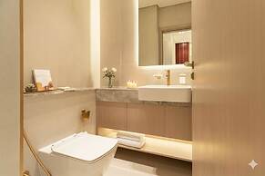 Binghatti Royale - Luxury 1BR Haven