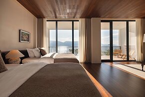 Dali Mountain and Lake View Hotel