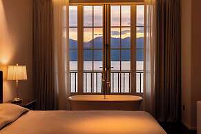 Dali Mountain and Lake View Hotel
