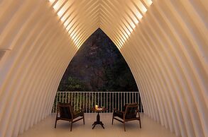 Dali Mountain and Lake View Hotel