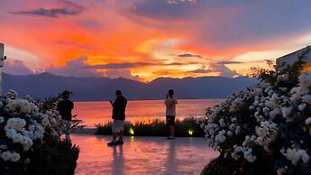 Dali Mountain and Lake View Hotel