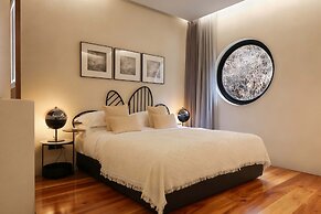 Dali Mountain and Lake View Hotel