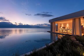 Dali Mountain and Lake View Hotel