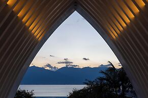 Dali Mountain and Lake View Hotel