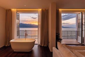 Dali Mountain and Lake View Hotel