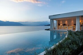 Dali Mountain and Lake View Hotel