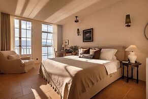 Dali Mountain and Lake View Hotel