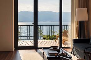 Dali Mountain and Lake View Hotel