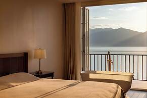 Dali Mountain and Lake View Hotel