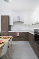 Cosy & Modern 1 BR APT - 2 mins from sea