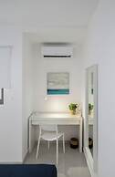 Cosy & Modern 1 BR APT - 2 mins from sea