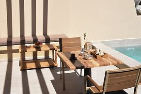Santorini - Villa - Sleeps 2 - Pool - Parking