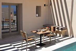 Santorini - Villa - Sleeps 2 - Pool - Parking