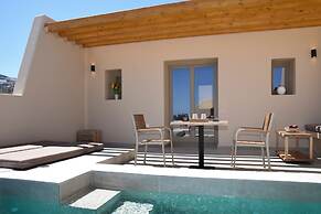 Santorini - Villa - Sleeps 2 - Pool - Parking