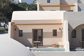 Santorini - Villa - Sleeps 2 - Pool - Parking
